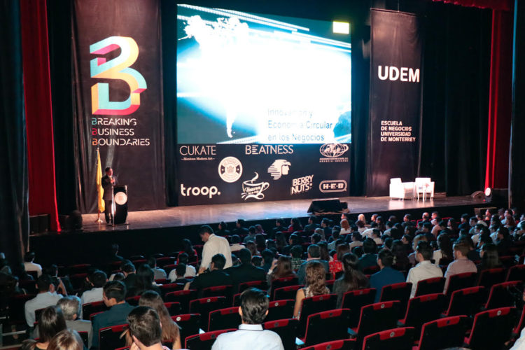 Reflexionan sobre innovación y sostenibilidad en congreso de la UDEM