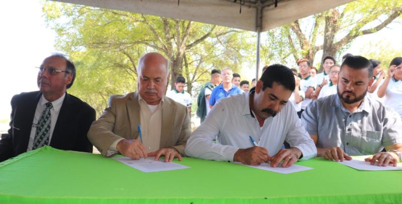 Da Cadereyta en comodato cuatro hectáreas a Conalep NL